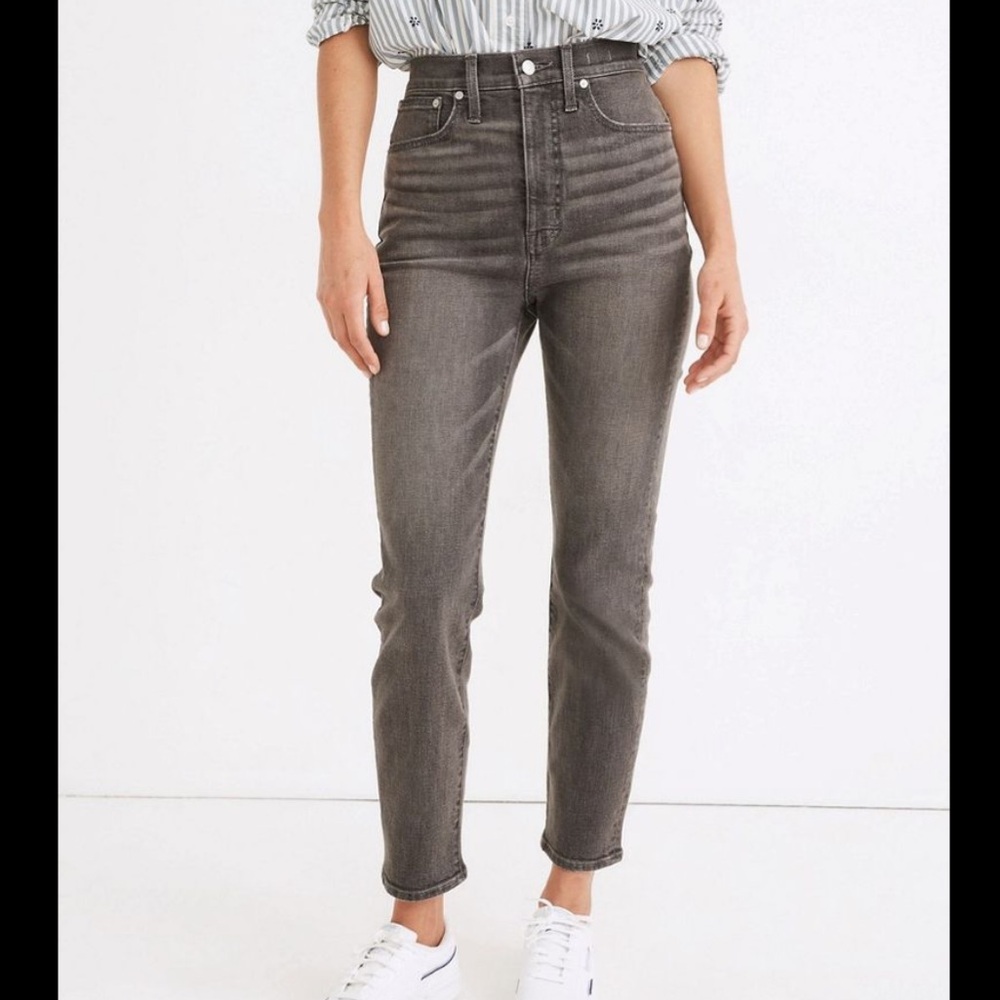 EUC Madewell The Mom Jean - Washed Grey - Size 27